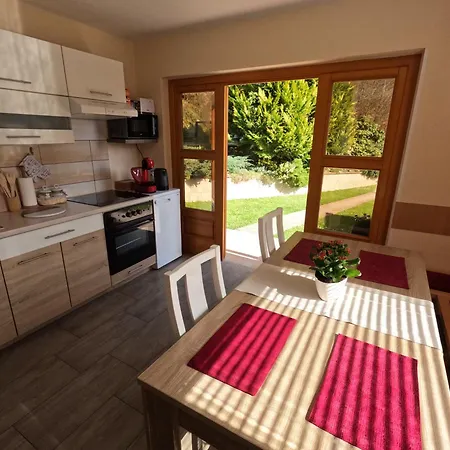 Tatil Evi Forest Peace, Lavrovec *