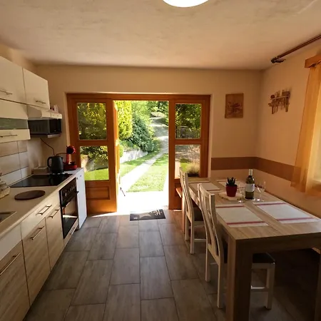 Tatil Evi Forest Peace, Lavrovec