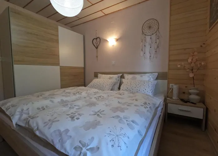 Forest Peace, Lavrovec 別荘